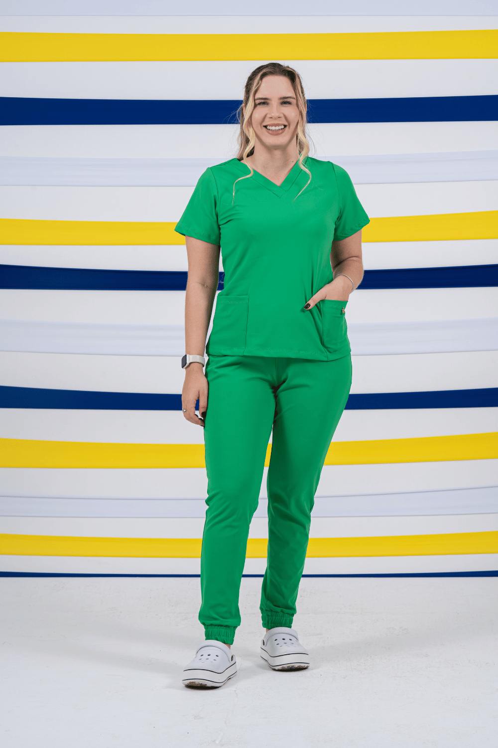 Scrub feminino Anny cor verde bandeira - foto 1
