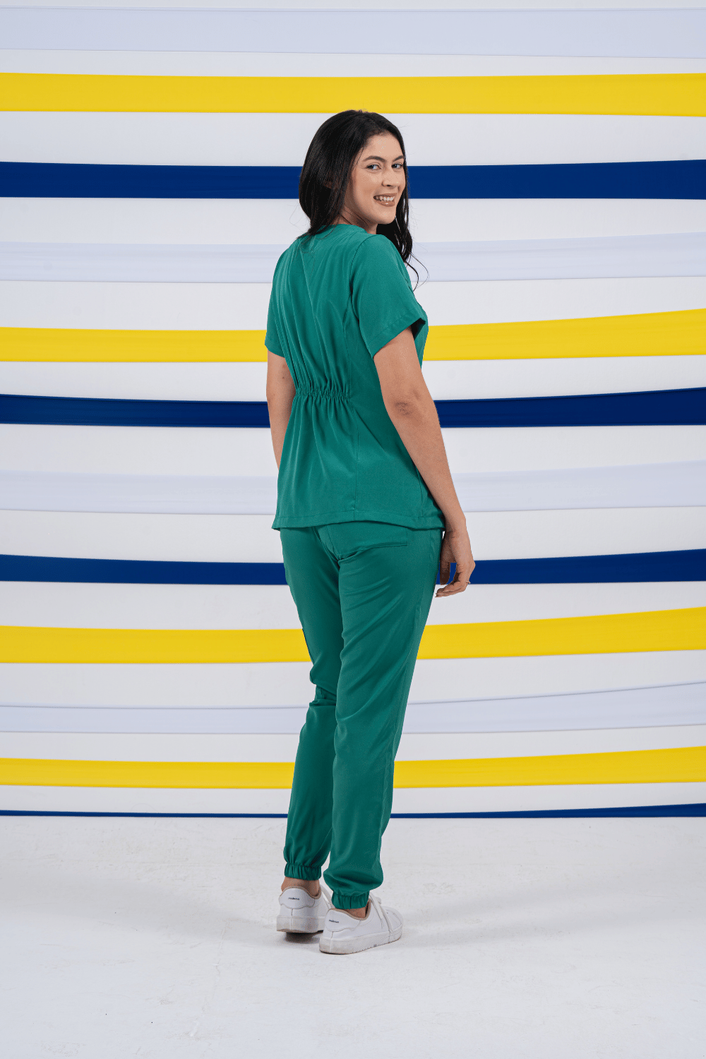 Scrub feminino Clara cor verde folha - foto 3