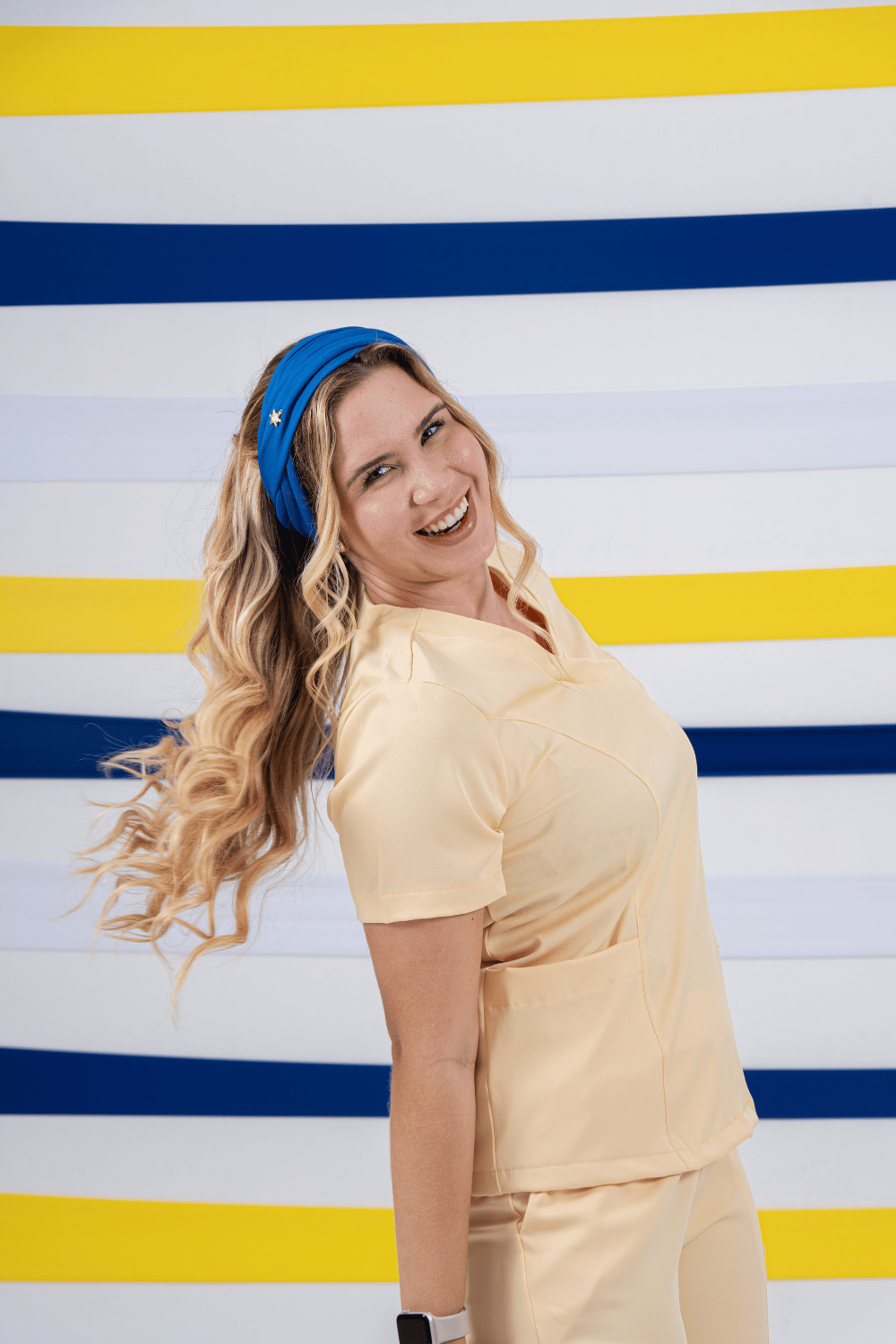 Scrub feminino Eloá cor amarelo - foto 3