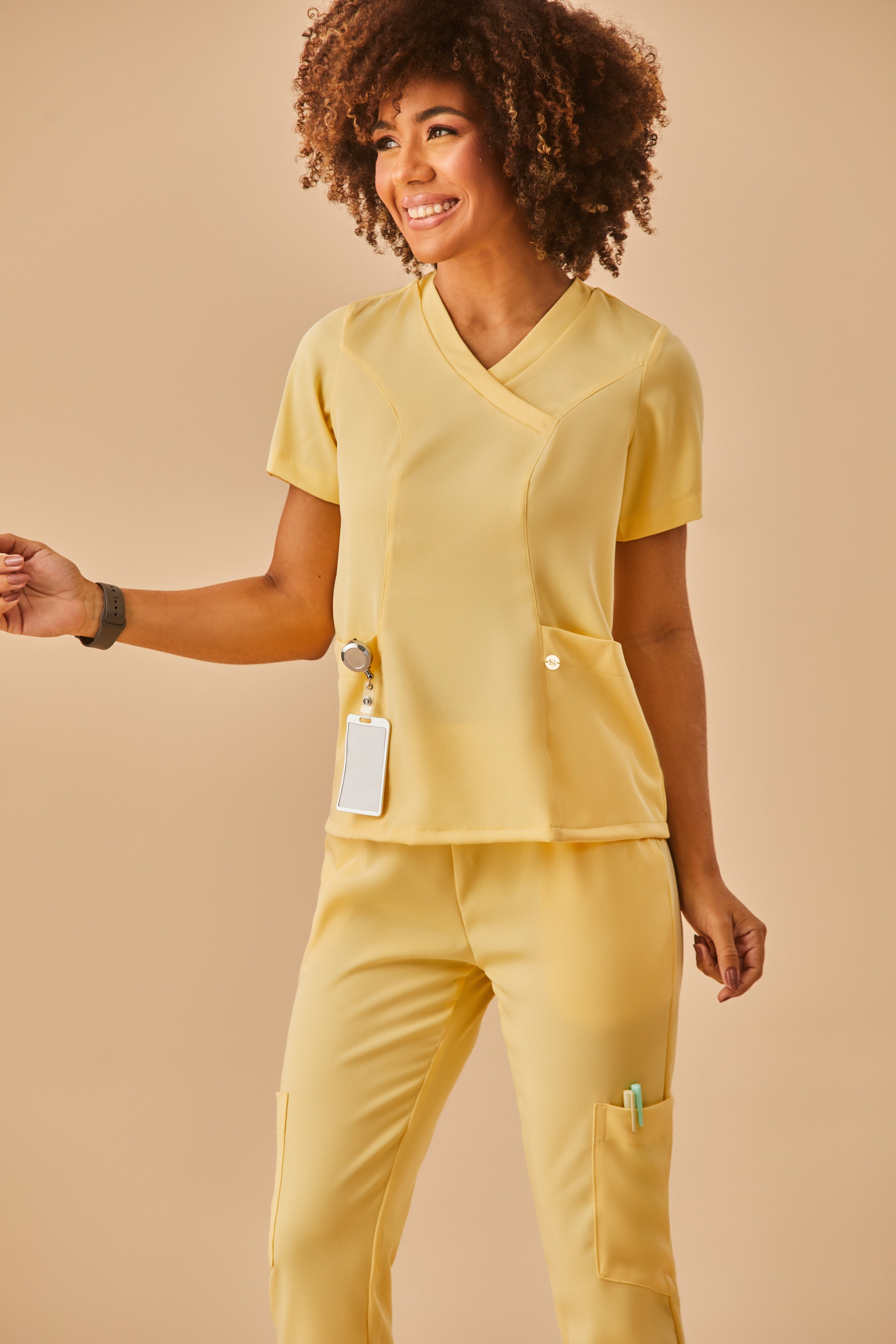 Scrub feminino Eloá cor amarelo - foto 6