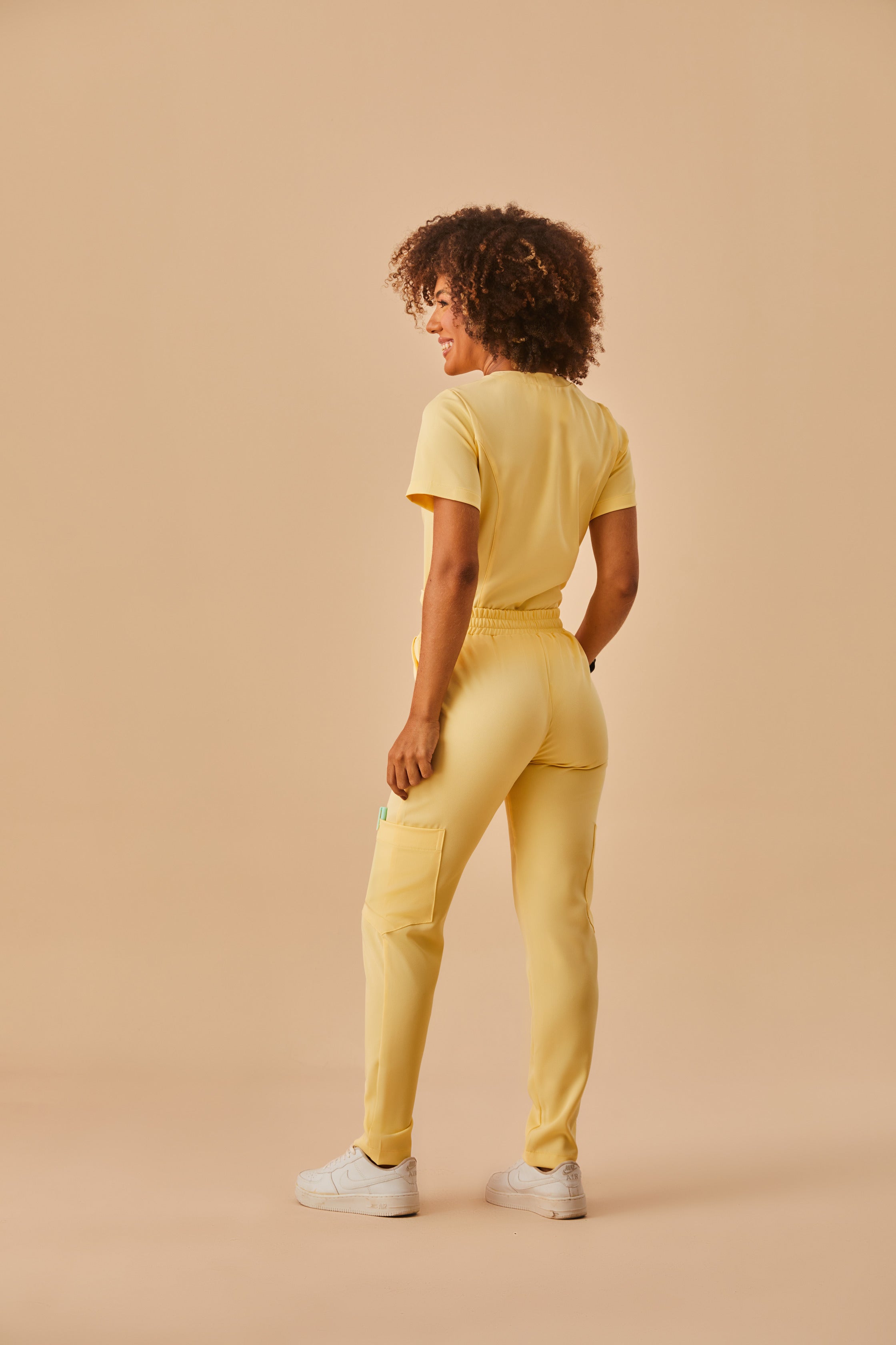 Scrub feminino Eloá cor amarelo - foto 12