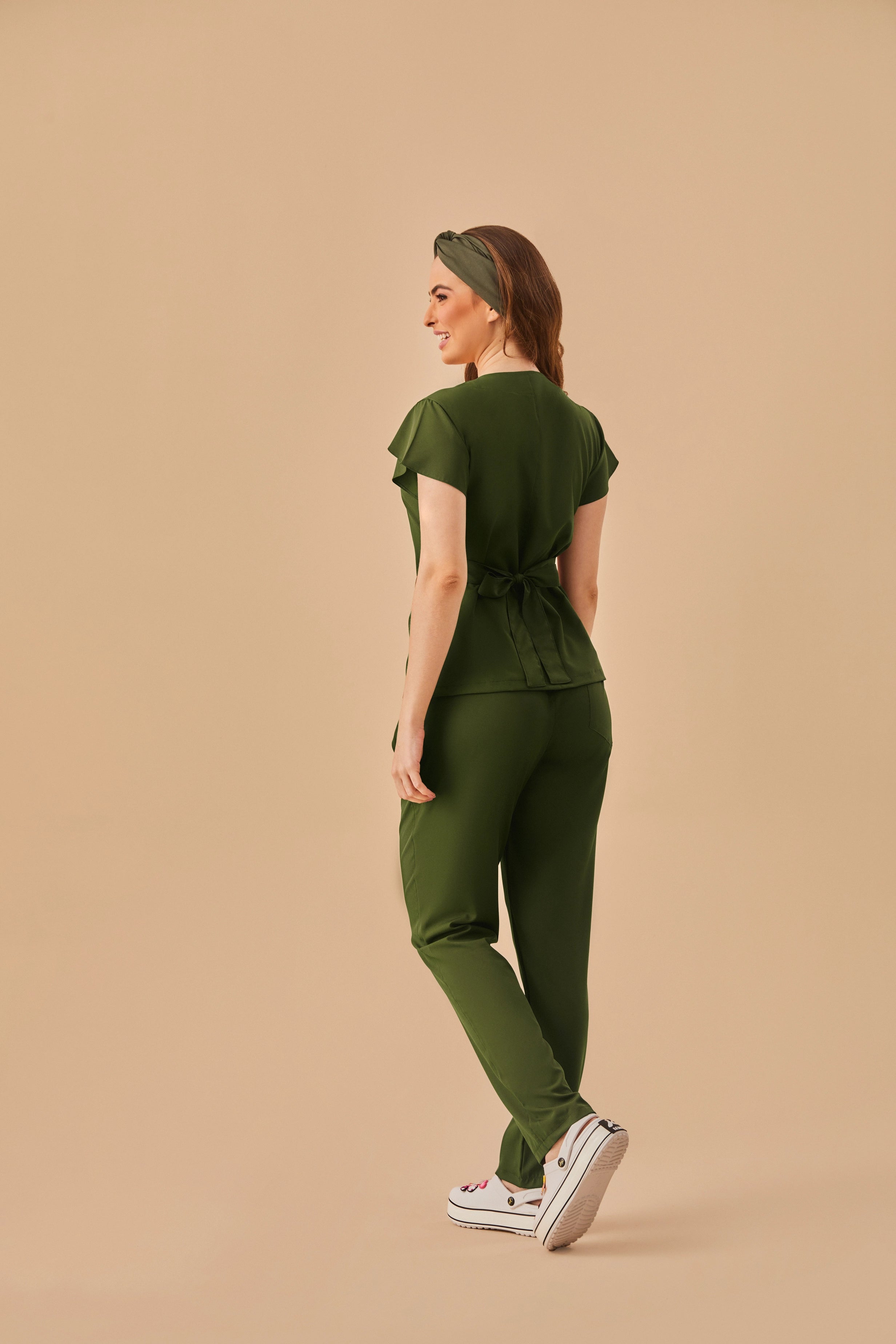 Scrub feminino Julia Premium cor verde militar - foto 4