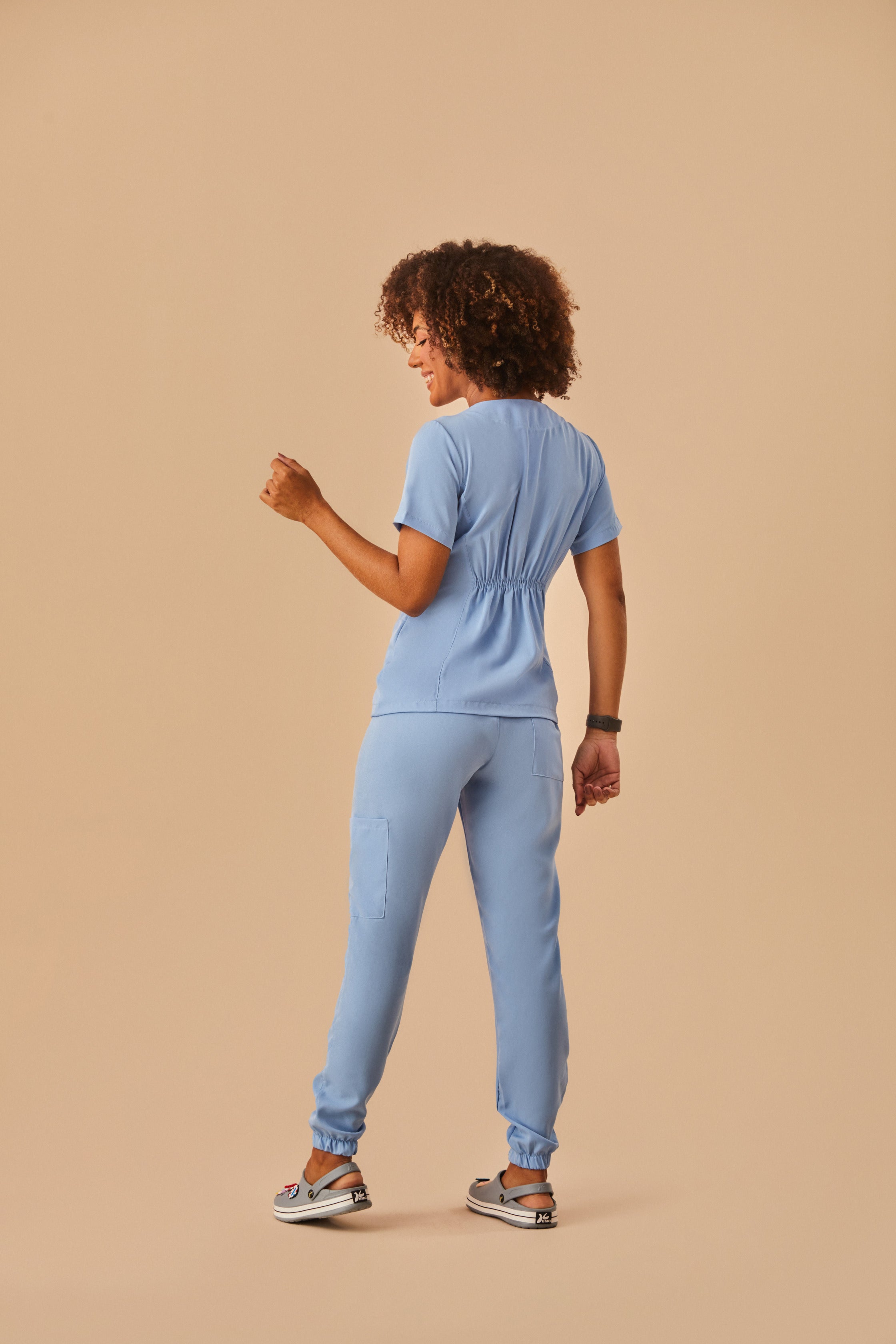 Scrub feminino Clara cor azul candy - foto 5