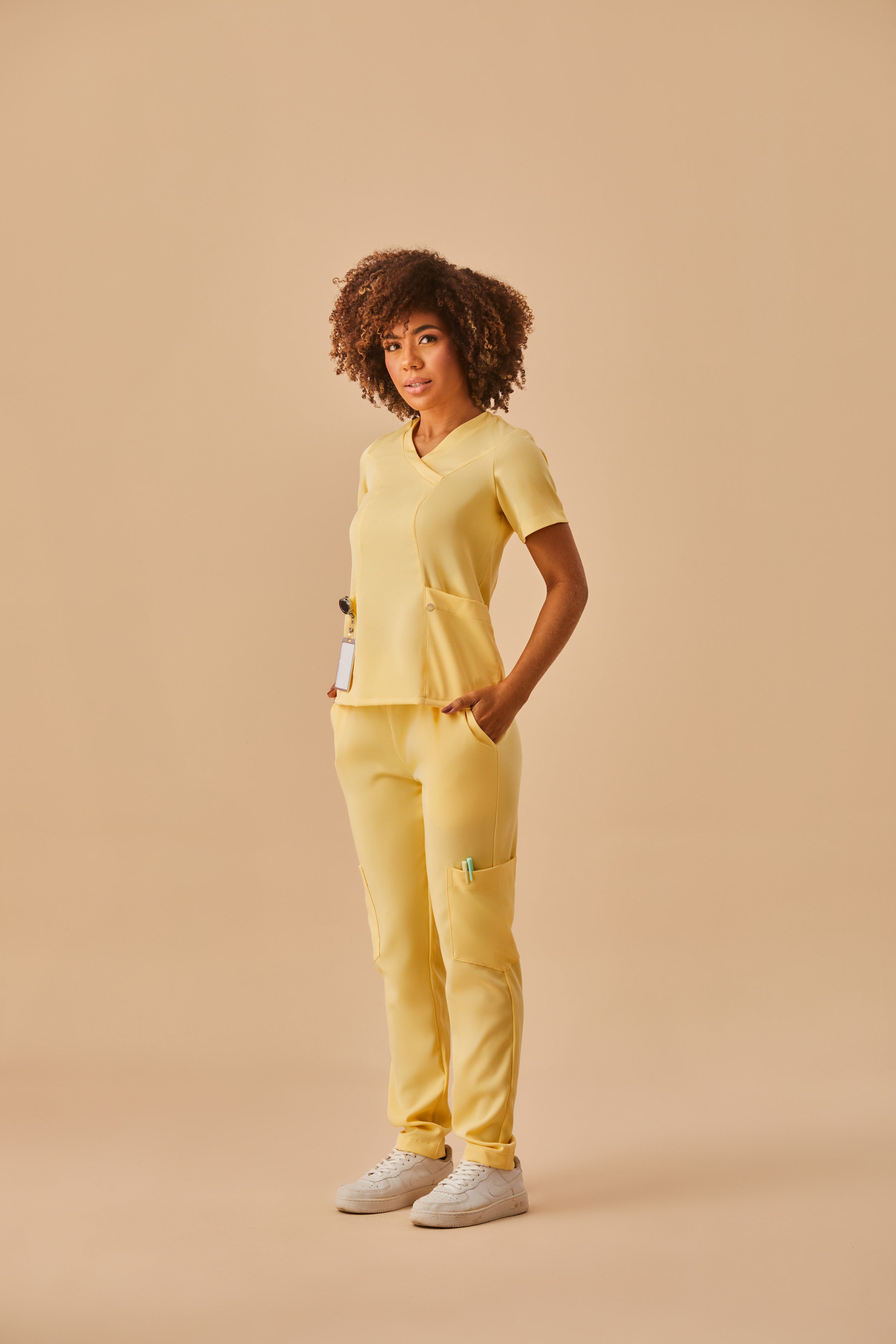 Scrub feminino Eloá cor amarelo - foto 8