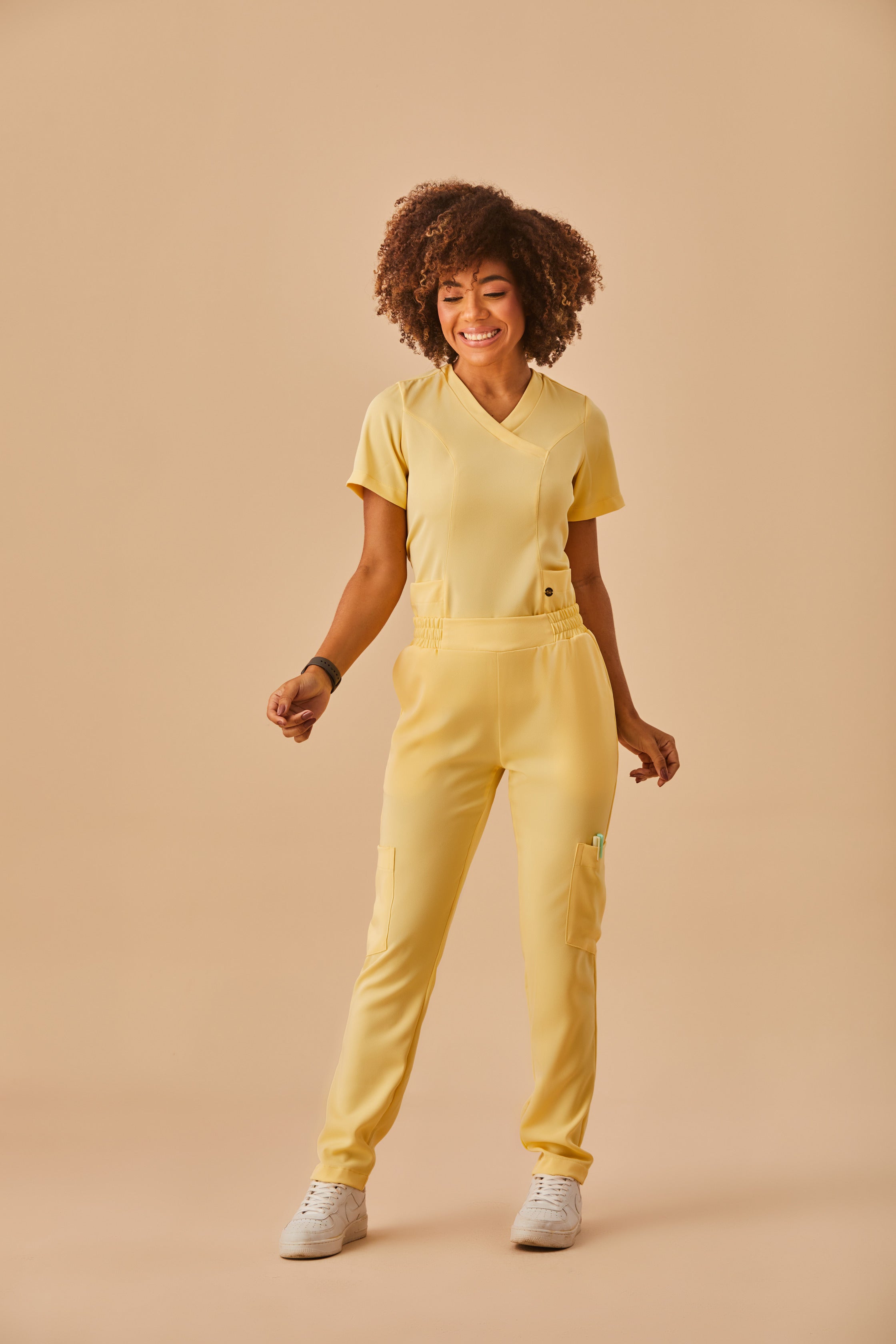 Scrub feminino Eloá cor amarelo - foto 9