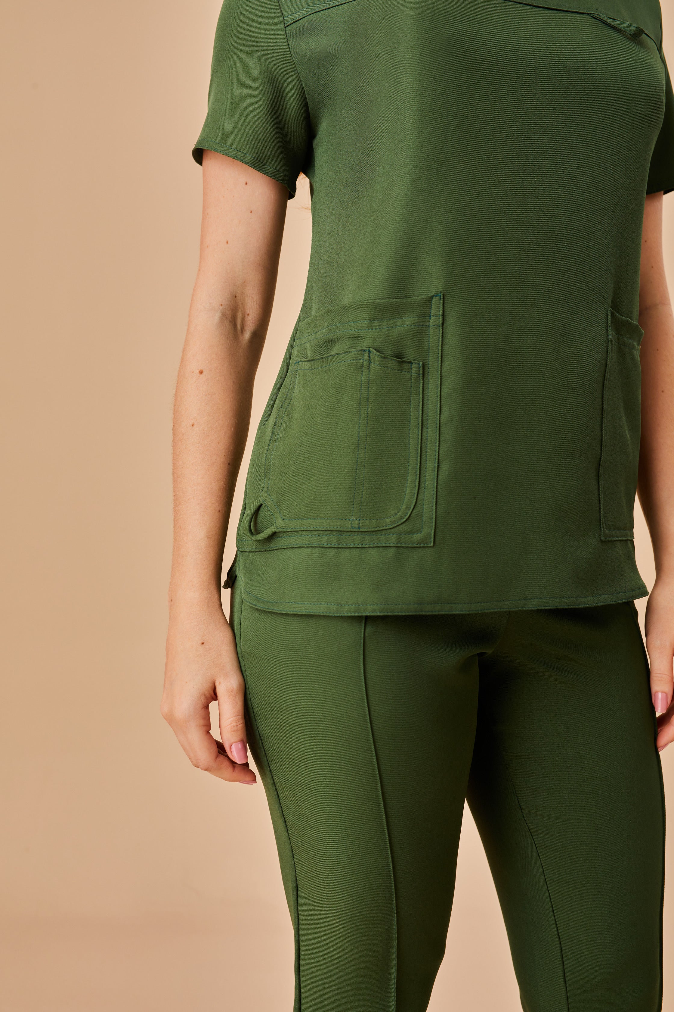Scrub feminino Fabiana cor verde militar - foto 6
