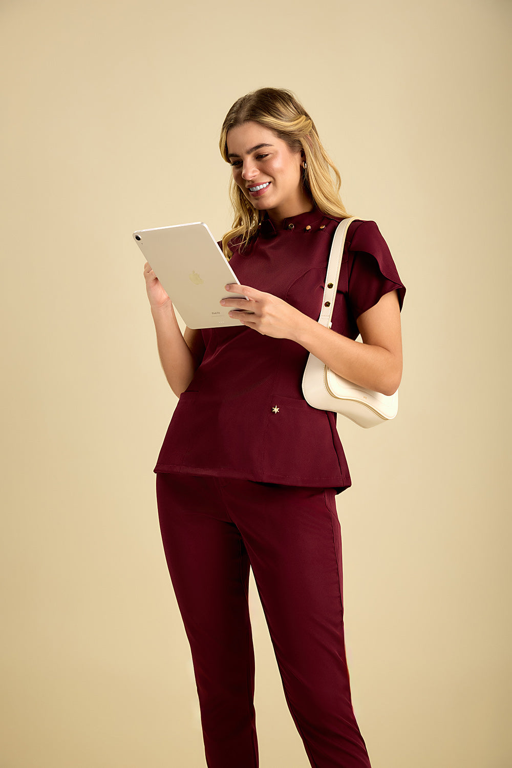 Scrub feminino Deise cor vinho - foto 5