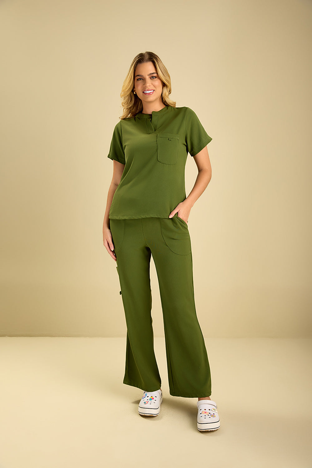 Scrub feminino Layra cor verde militar - foto 2