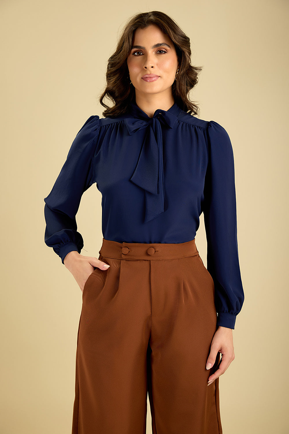 Calça feminina Marcela cor chocolate - foto 2